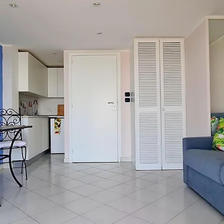 Monolocale Fronte Mare * 멍똥