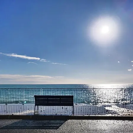 Monolocale Fronte Mare 아파트 멍똥