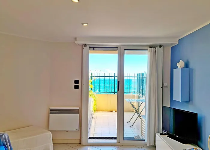 Monolocale Fronte Mare * Мантон