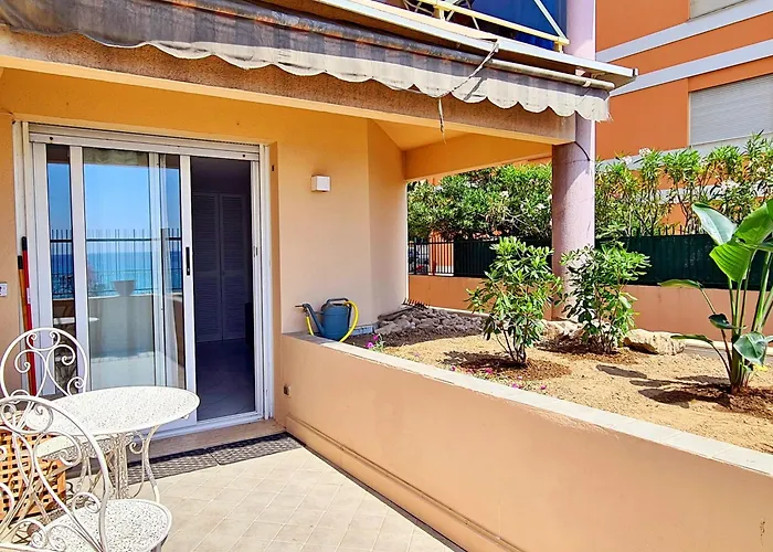 Monolocale Fronte Mare * Мантон